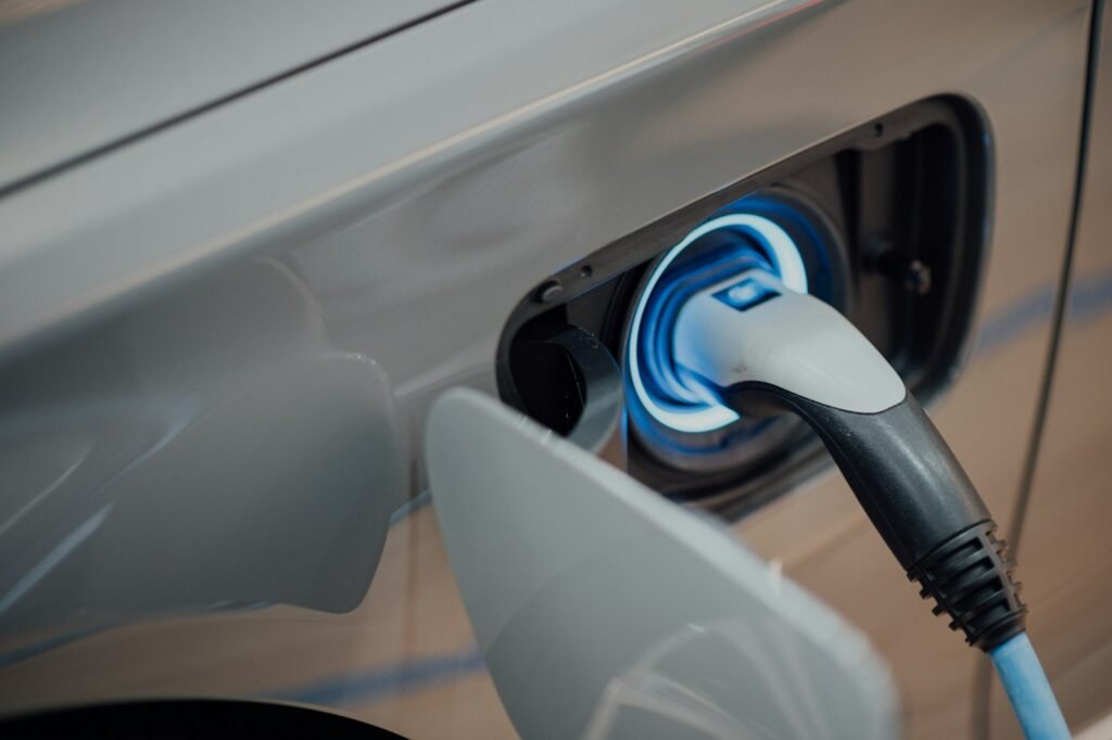 How EV fast charging actually works: the charge curve explained