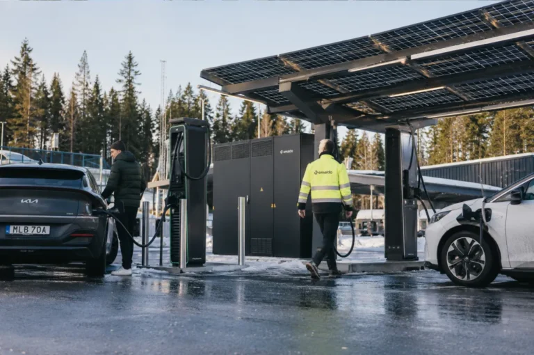 Emaldo Deploys ZOE Fast Chargers With Solar And Battery Storage In Sweden